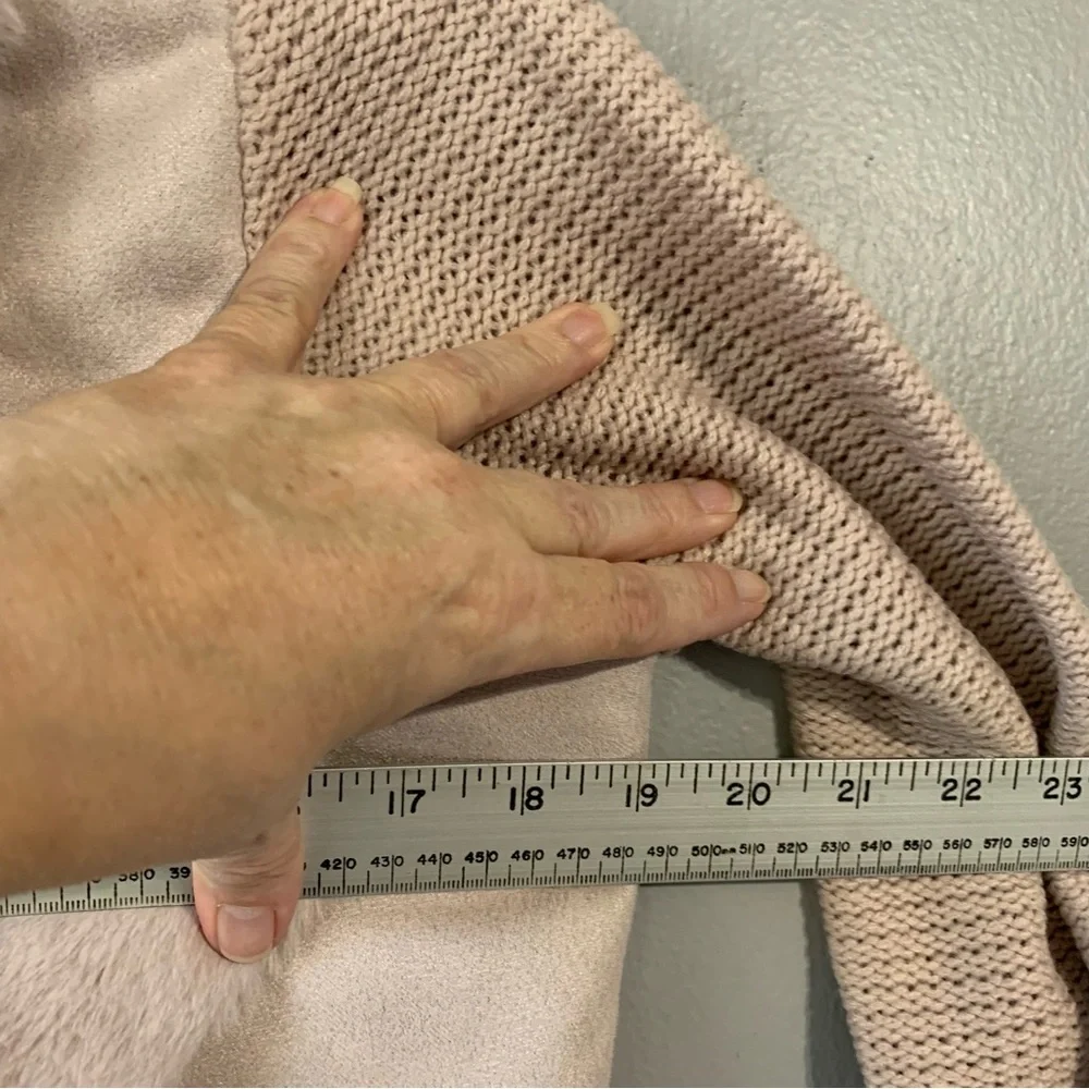 Twelfth Love blush pink sweater/suede jacket w faux fur draped‎ collar. Size M